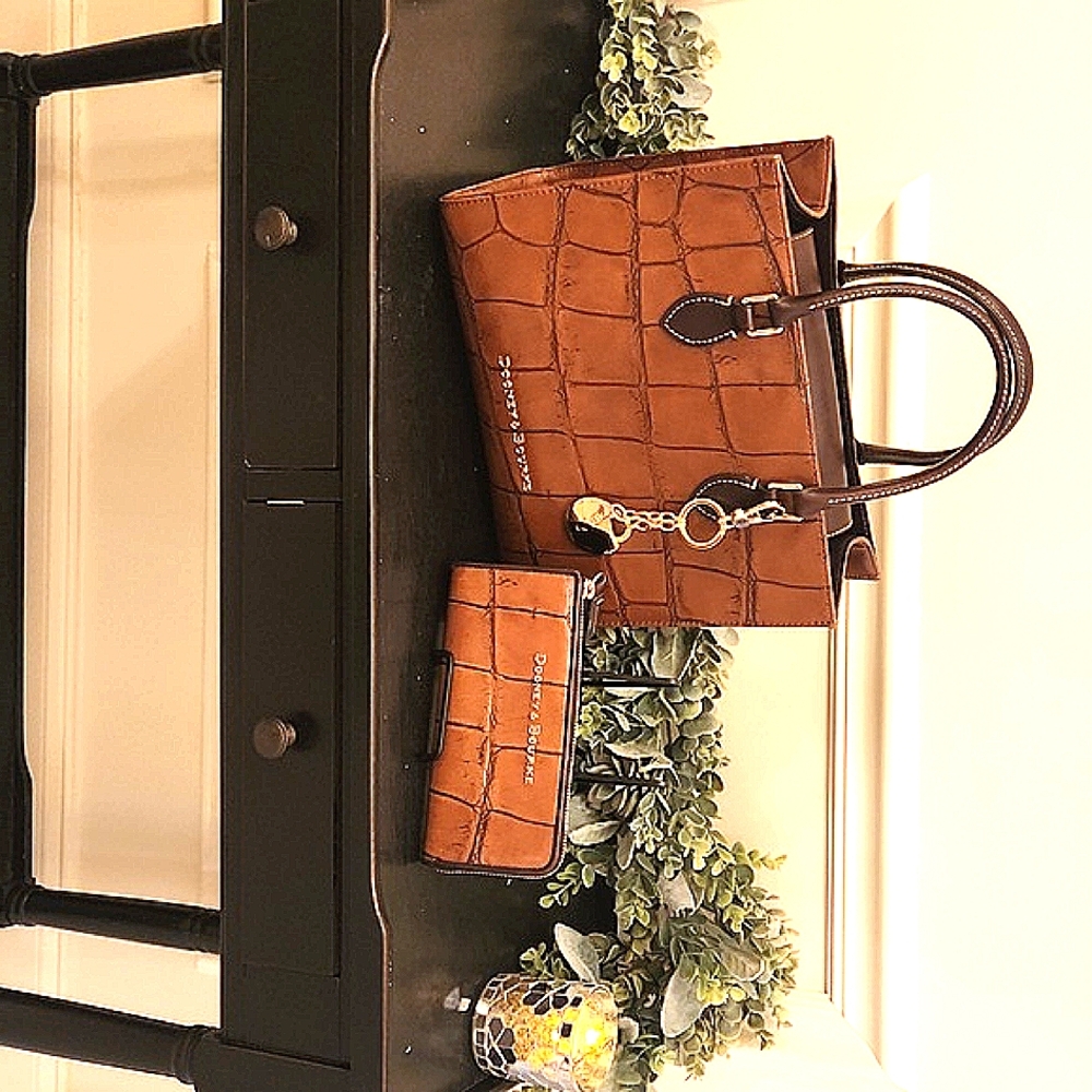 Dooney& Bourke rare collection set.